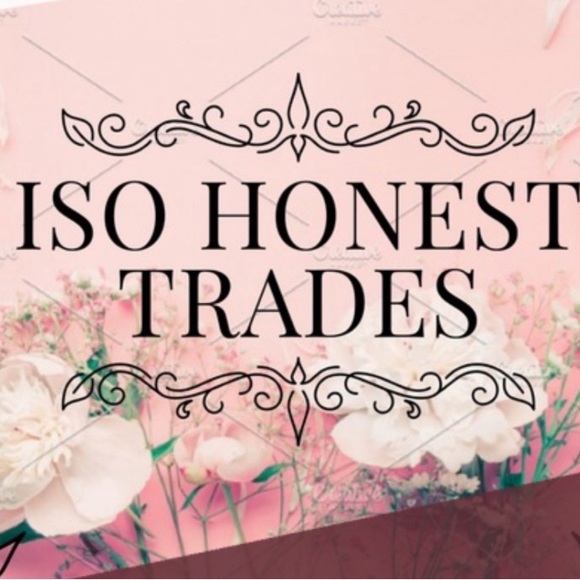 White Heart Mini Pearl Button set of 2 - Picture 5 of 5